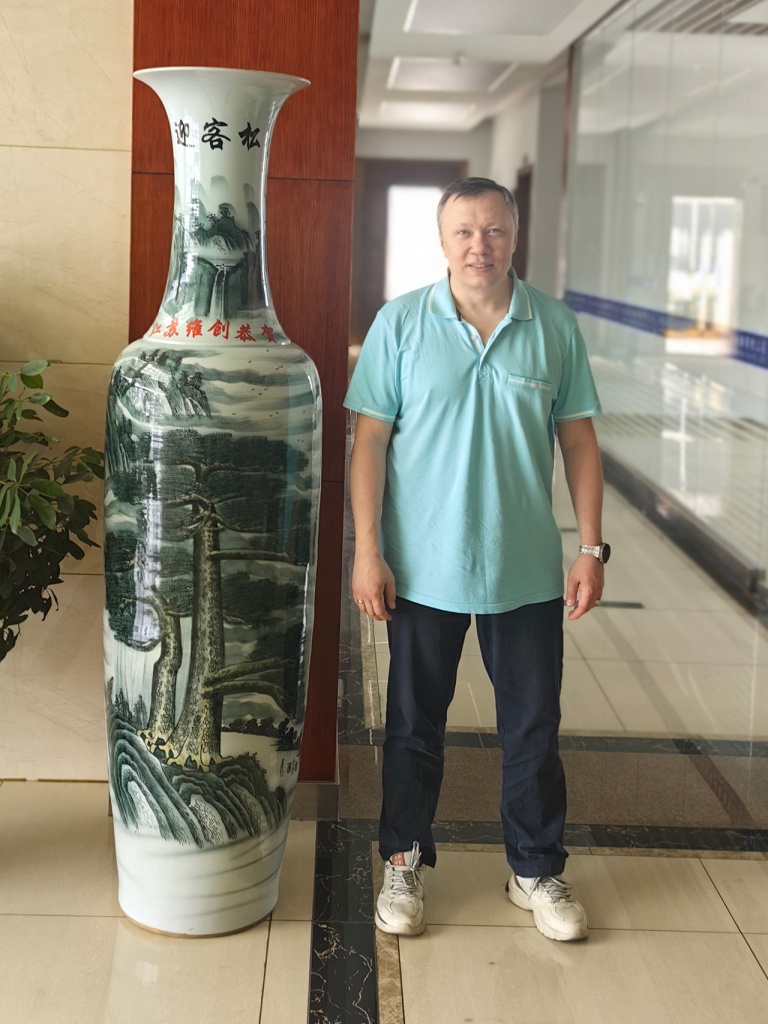 В офисе компании Jiangsu Jianghao Generator Co., Ltd